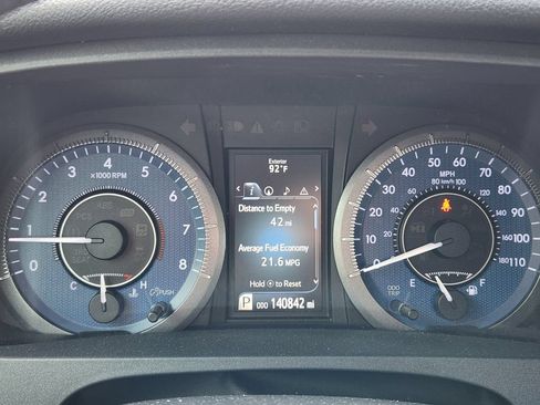 Used 2015 Toyota Sienna XLE w/ XLE Navigation Package FWD image 18