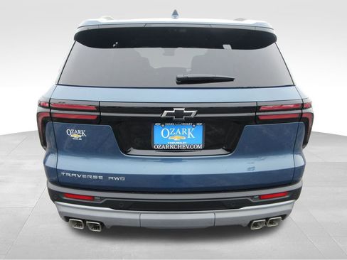 New 2026 Chevrolet Traverse LT w/ Sun and Wheel Package image 4