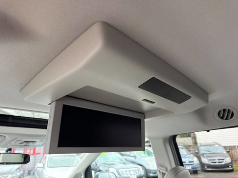 Used 2013 Toyota Sienna XLE image 23