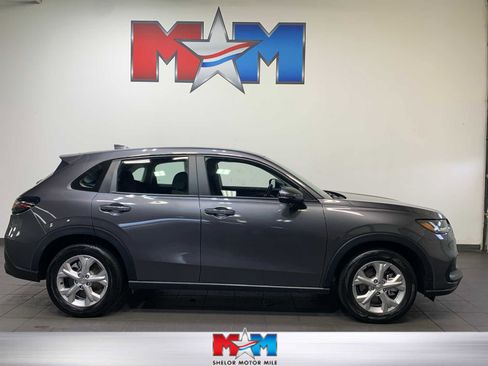 Used 2025 Honda HR-V LX image 1