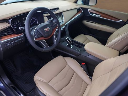 Used 2019 Cadillac XT5 Platinum image 10