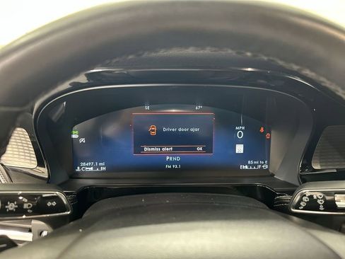 Used 2023 Lincoln Corsair AWD image 13