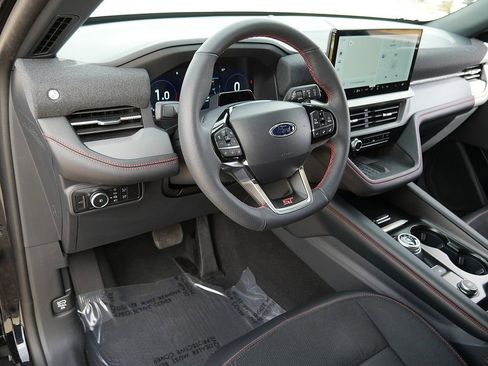 Used 2025 Ford Explorer ST image 12