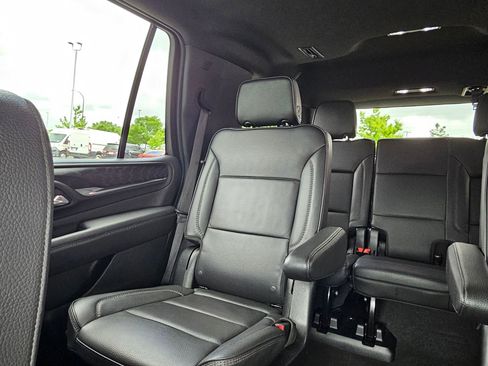 Used 2023 GMC Yukon Denali RWD image 24
