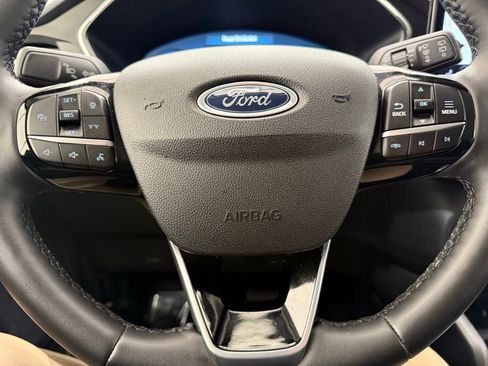 Used 2023 Ford Escape Platinum image 43