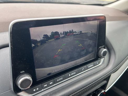 Used 2023 Nissan Rogue S AWD/4WD image 12