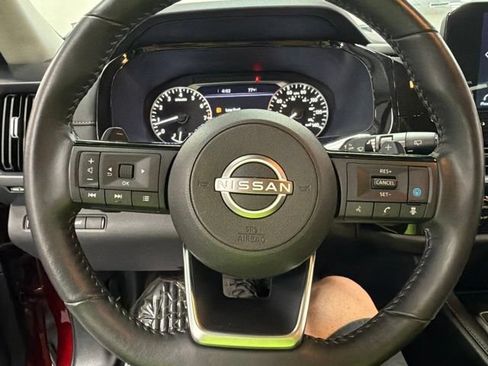 Used 2023 Nissan Pathfinder SL AWD/4WD image 26