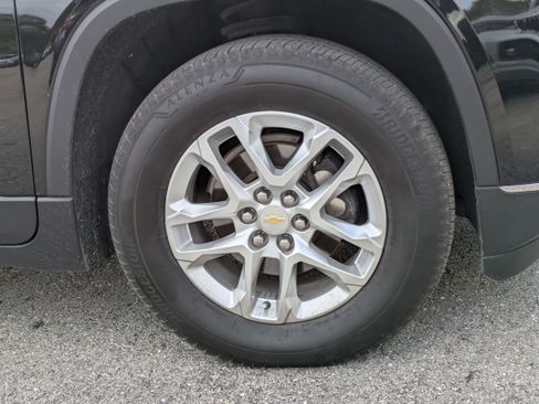 Used 2020 Chevrolet Traverse LT image 11
