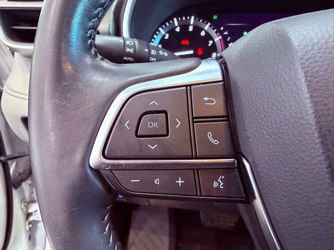 Used 2020 Toyota Highlander XLE image 21