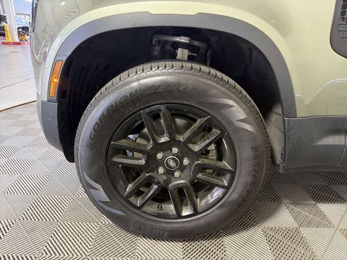 Used 2025 Land Rover Defender 110 S AWD/4WD image 12