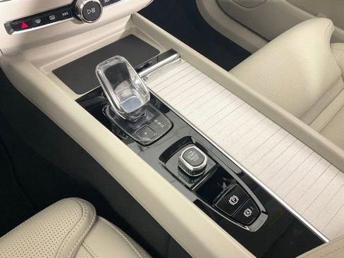 New 2026 Volvo XC60 T8 Ultra image 15