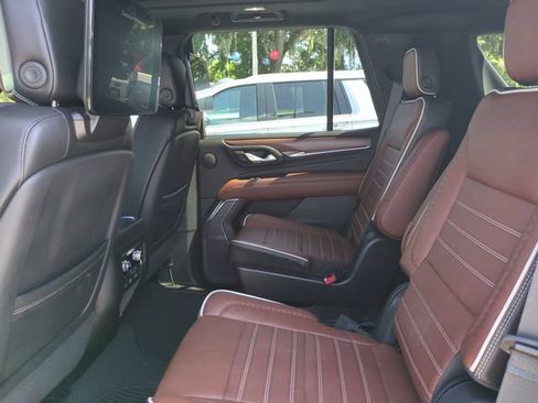 Used 2023 GMC Yukon Denali Ultimate w/ LPO, Floor Liner Package AWD/4WD image 17