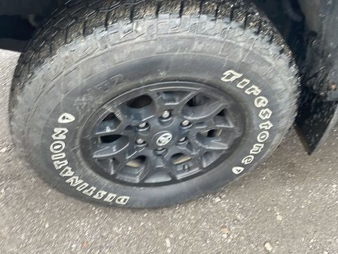 Used 2022 Toyota Tacoma SR5 image 23