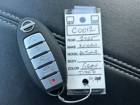 Used 2025 Nissan Altima 2.5 SV FWD image 35