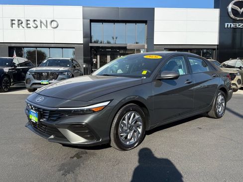 Used 2026 Hyundai Elantra Hybrid FWD image 5