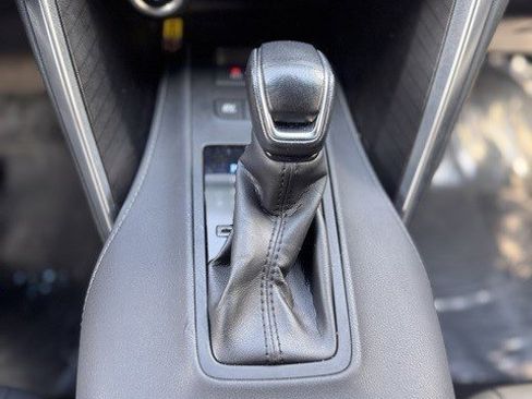 Used 2023 Toyota Venza XLE image 28