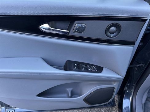 Used 2022 Lincoln Nautilus Reserve w/ Equipment Group 201A image 17