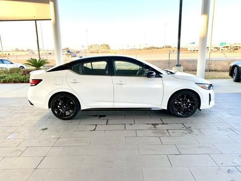 Used 2025 Nissan Sentra SR w/ Midnight Edition image 4