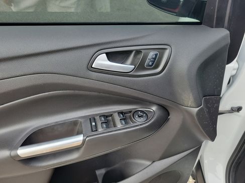 Certified 2018 Ford Escape SE image 6