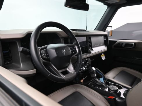 Used 2024 Ford Bronco Wildtrak image 16