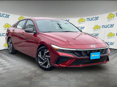 Certified 2025 Hyundai Elantra Sport image 1