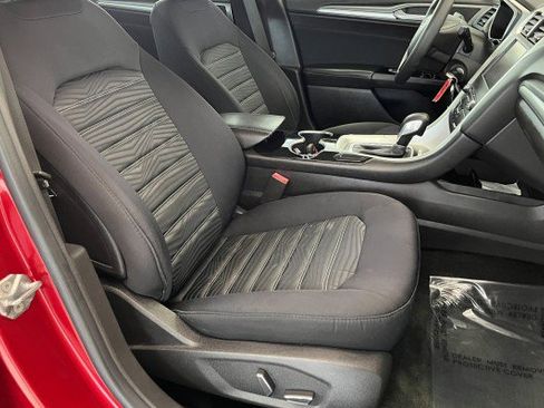 Used 2016 Ford Fusion SE image 14