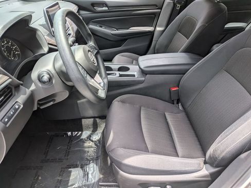 Used 2025 Nissan Altima 2.5 SV FWD image 20