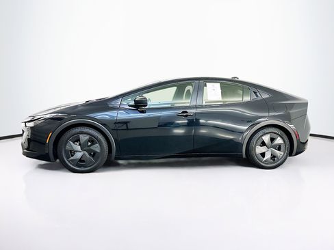 Used 2024 Toyota Prius LE image 4