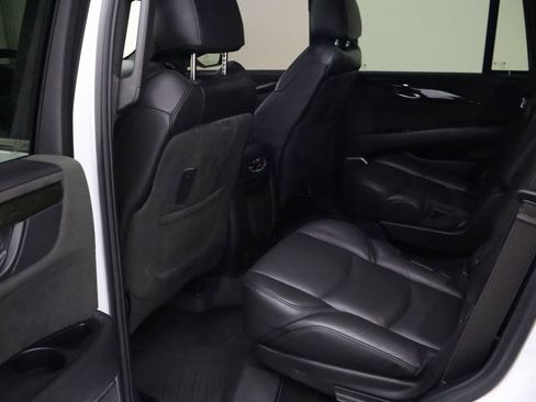 Used 2020 Cadillac Escalade Platinum image 29