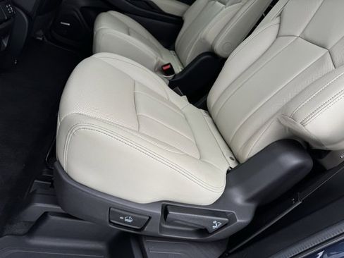 Used 2024 Subaru Ascent Limited w/ Technology Package image 10