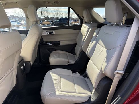 Used 2023 Ford Explorer Platinum w/ Technology Package image 19