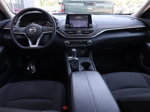 Certified 2025 Nissan Altima 2.5 SV FWD image 21