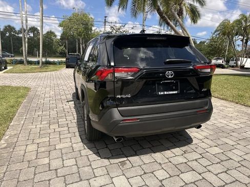 Used 2024 Toyota RAV4 XLE FWD image 36