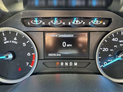 Used 2022 Ford F350 XLT w/ XLT Premium Package AWD/4WD image 12