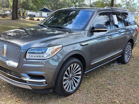 Used 2018 Lincoln Navigator Reserve w/ Technology Package image 3