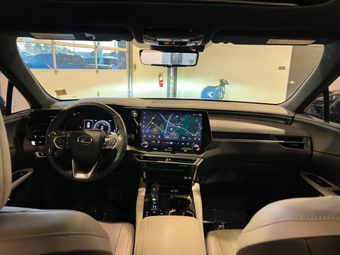 Used 2023 Lexus RX 350h image 32