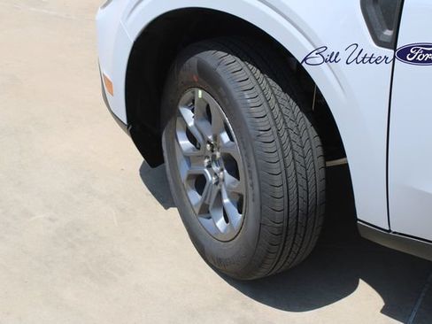 New 2026 Ford Maverick XLT w/ XLT Luxury Package FWD image 5