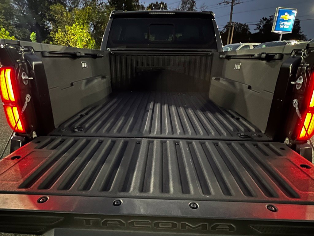 Used 2024 Toyota Tacoma SR5 AWD/4WD image 11