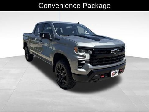 Used 2023 Chevrolet Silverado 1500 LT Trail Boss w/ Convenience Package II AWD/4WD image 4