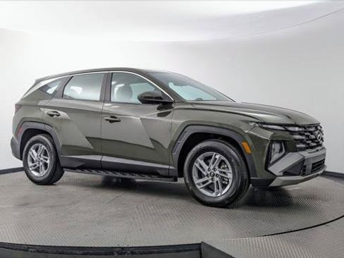 Used 2025 Hyundai Tucson SE FWD image 11
