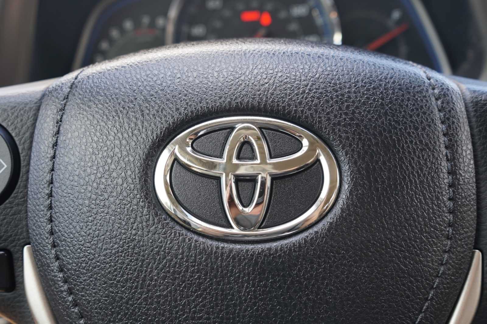 Used 2015 Toyota RAV4 Limited w/ Technology Package FWD image 13