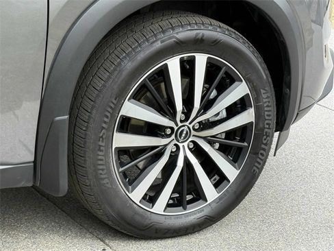 Used 2024 Nissan Pathfinder Platinum image 21