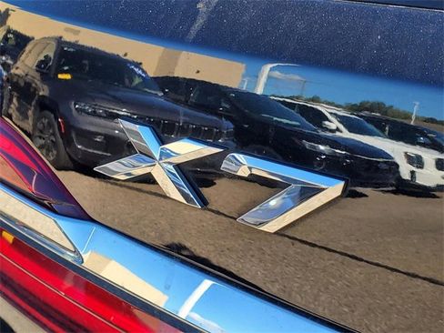 Used 2022 BMW X7 xDrive40i w/ Premium Package image 7