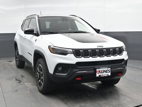 New 2026 Jeep Compass Trailhawk AWD/4WD image 5