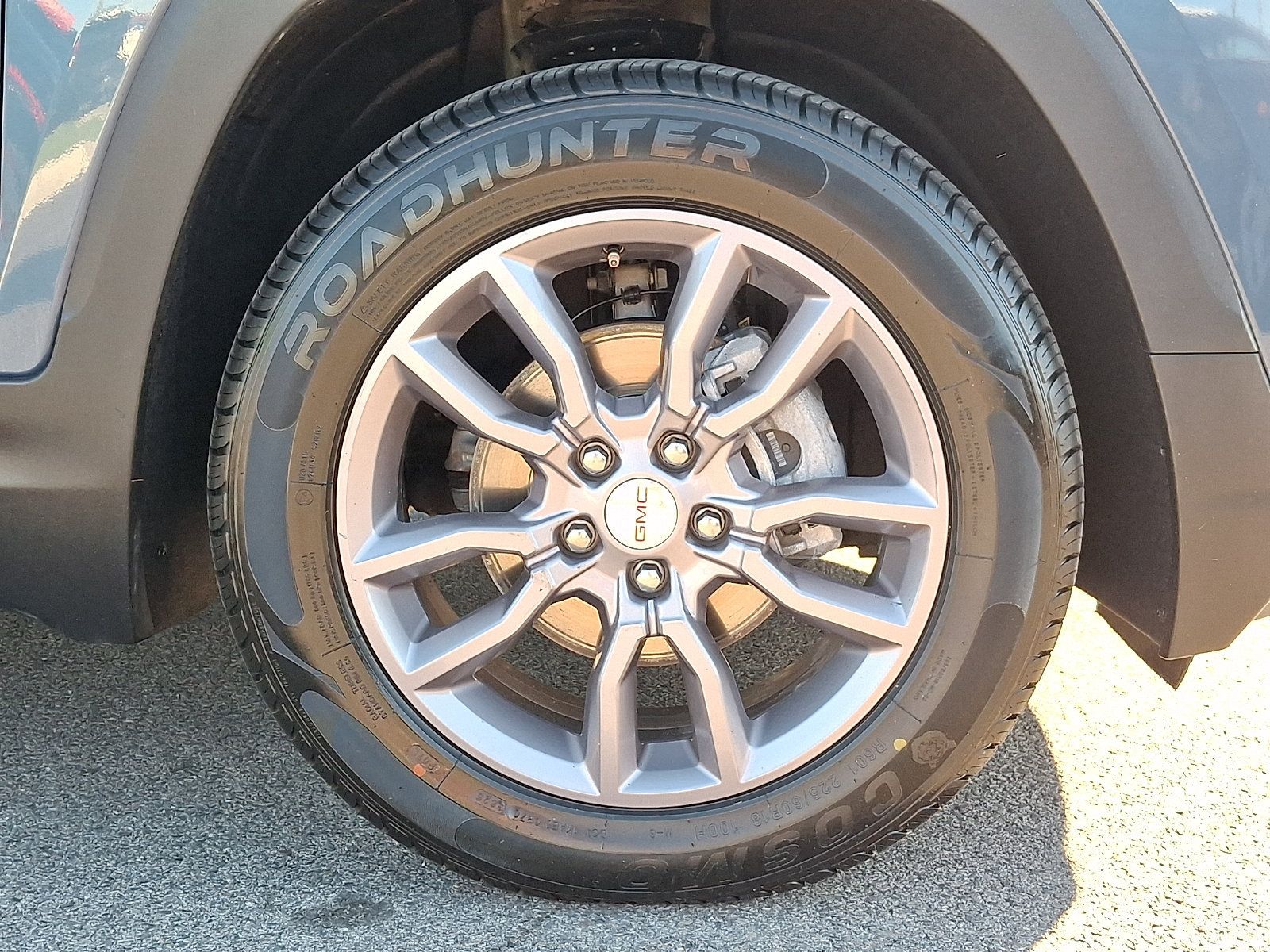 Used 2024 GMC Terrain SLT AWD/4WD image 8