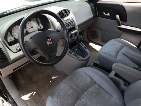 Used 2004 Saturn Vue 2WD V6 image 17
