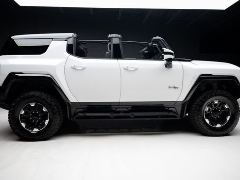 Used 2024 GMC Hummer EV 2X w/ Extreme Off-Road Package AWD/4WD image 38