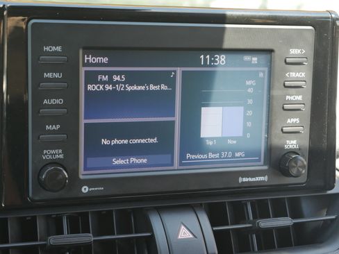 Used 2020 Toyota RAV4 LE AWD/4WD image 10