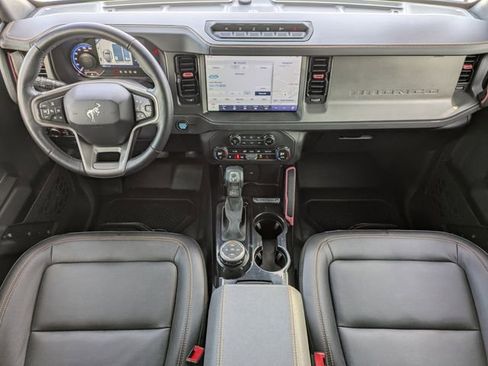 Used 2024 Ford Bronco Badlands image 15