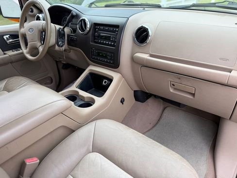 Used 2005 Ford Expedition Eddie Bauer RWD image 12